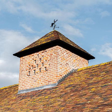 Vila Pigeon House - Unique Barn With Private Garden, Hot Tub And Wood Burner Shrewsbury Exteriér fotografie