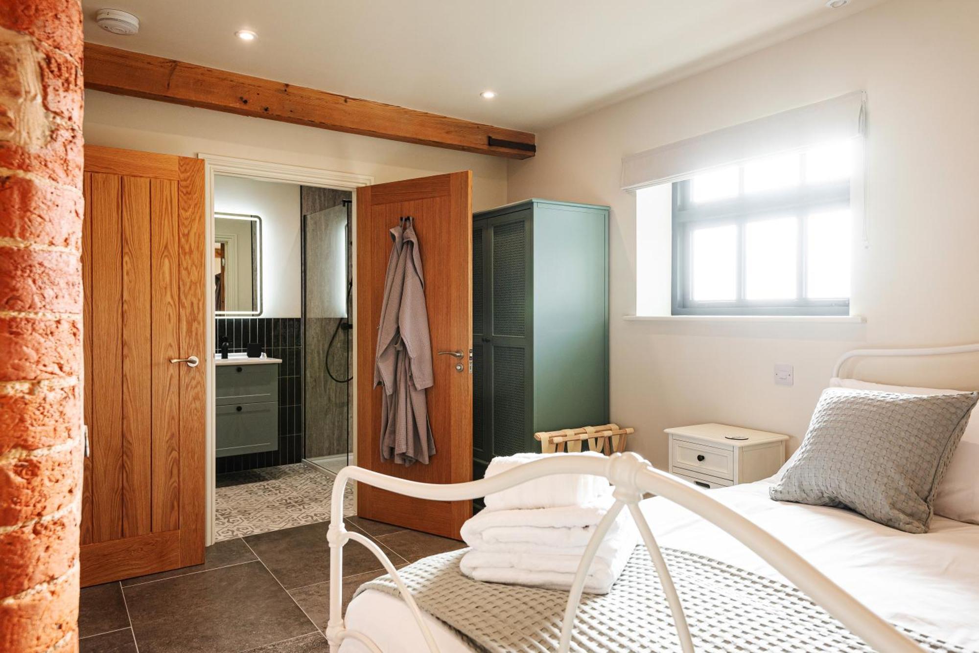 Vila Pigeon House - Unique Barn With Private Garden, Hot Tub And Wood Burner Shrewsbury Exteriér fotografie