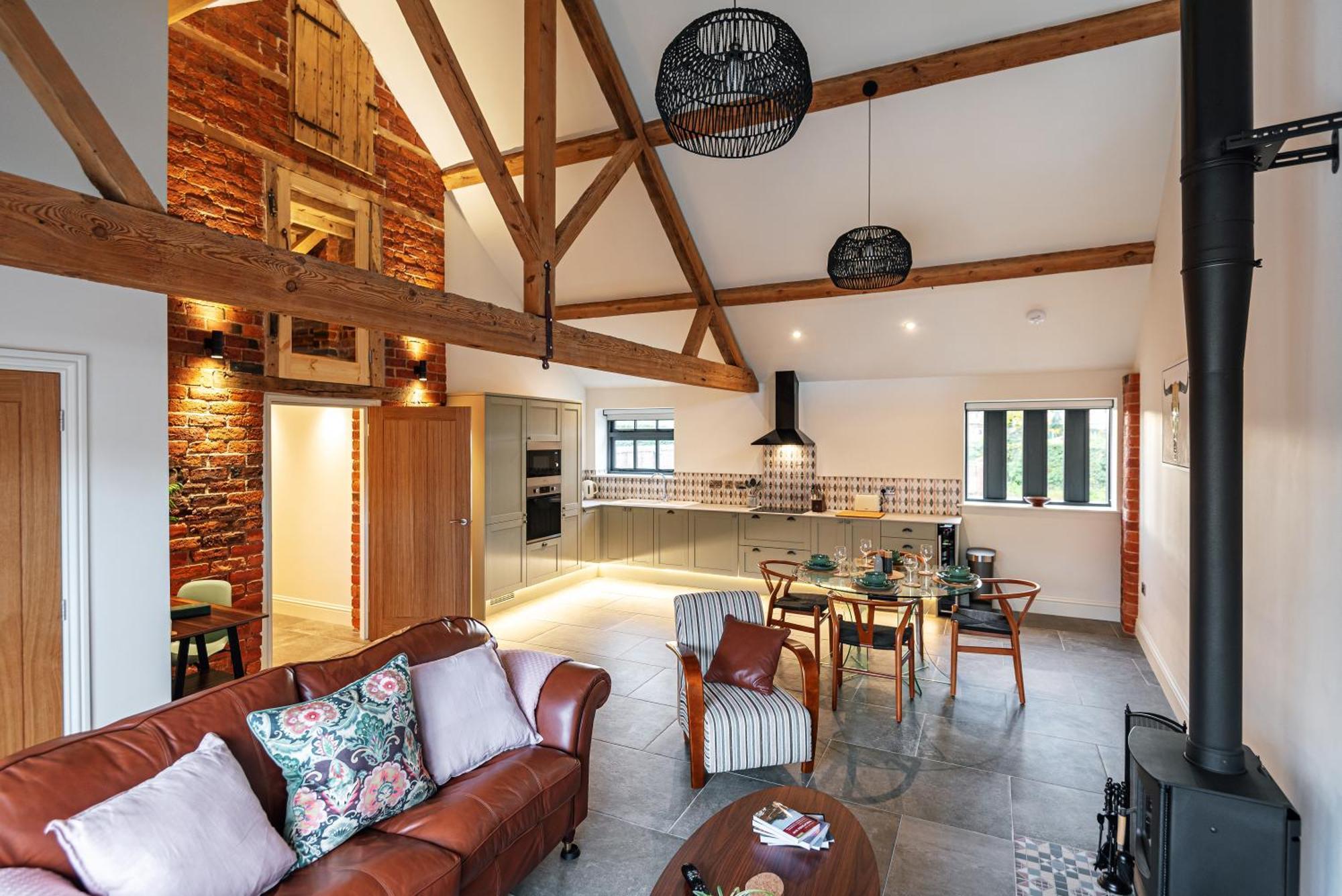 Vila Pigeon House - Unique Barn With Private Garden, Hot Tub And Wood Burner Shrewsbury Exteriér fotografie