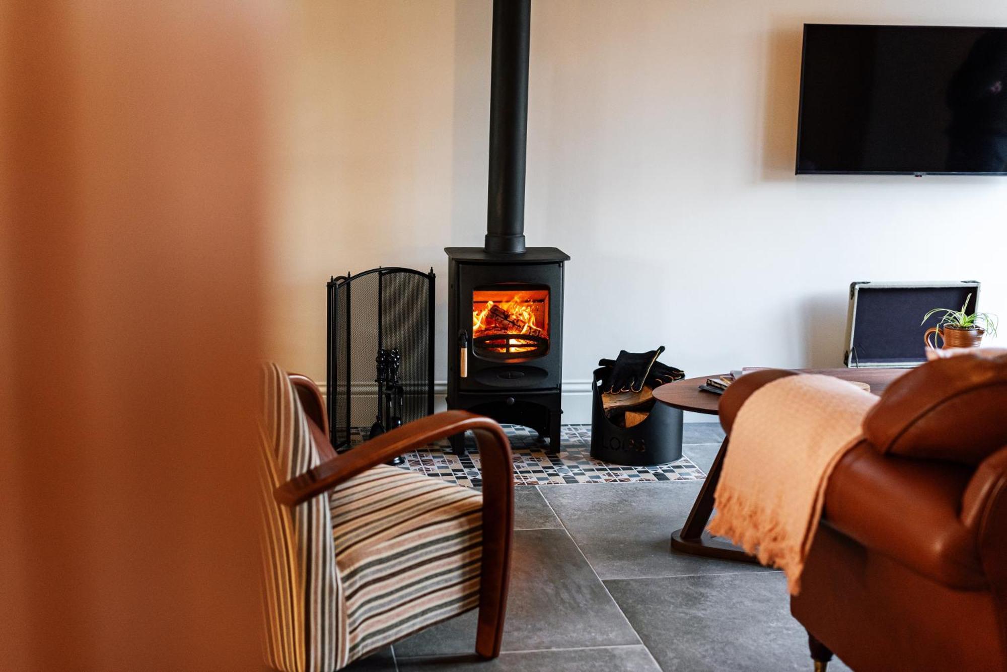 Vila Pigeon House - Unique Barn With Private Garden, Hot Tub And Wood Burner Shrewsbury Exteriér fotografie